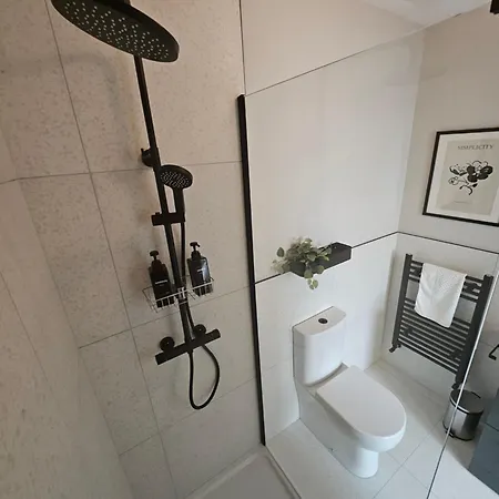 Tatlers بيت ضيافة روسكومون